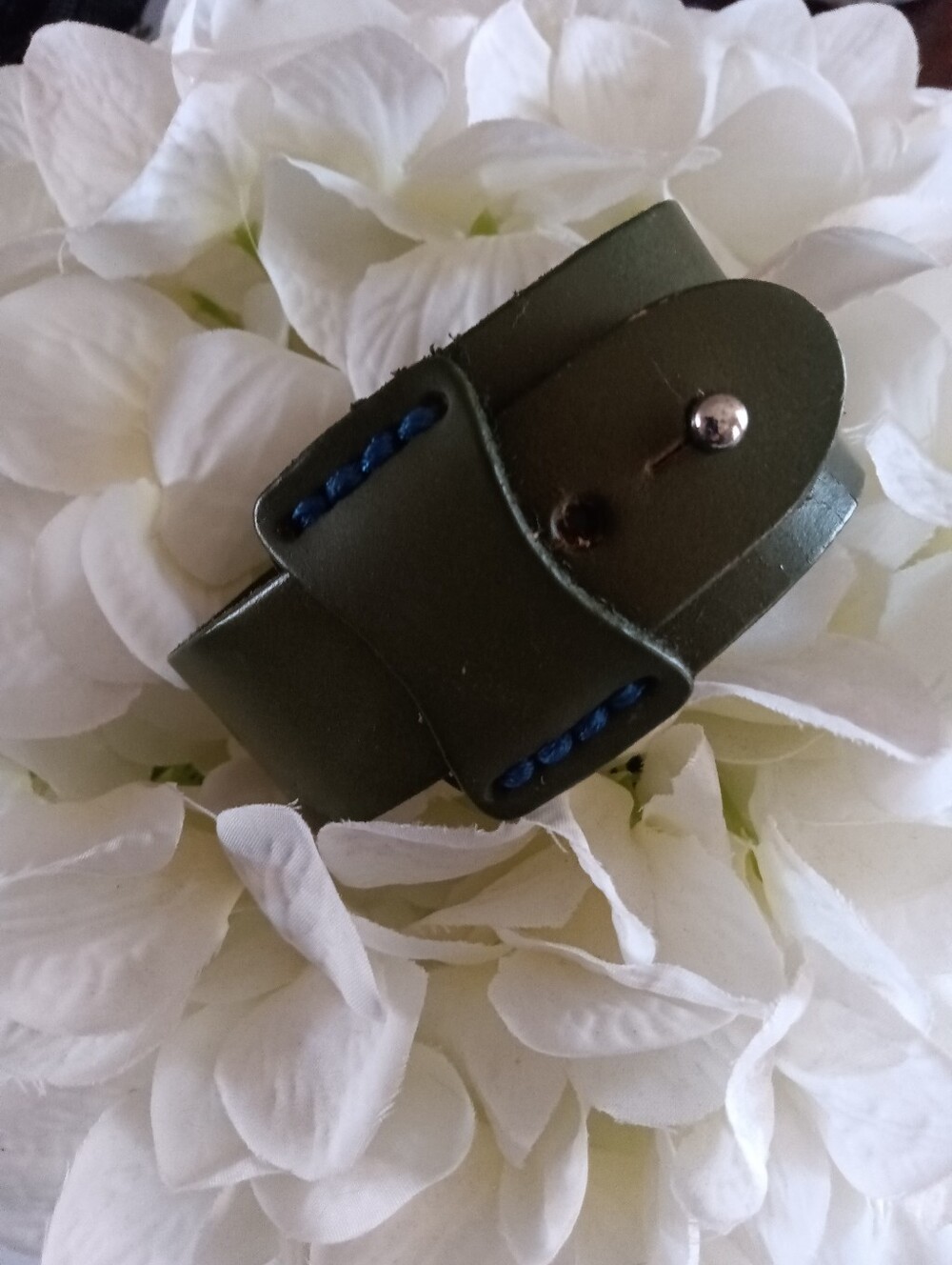 Unisex Forest Green Leather Cuff Bracelet Blue Stitching Metallic Stud Closure - Picture 4 of 7